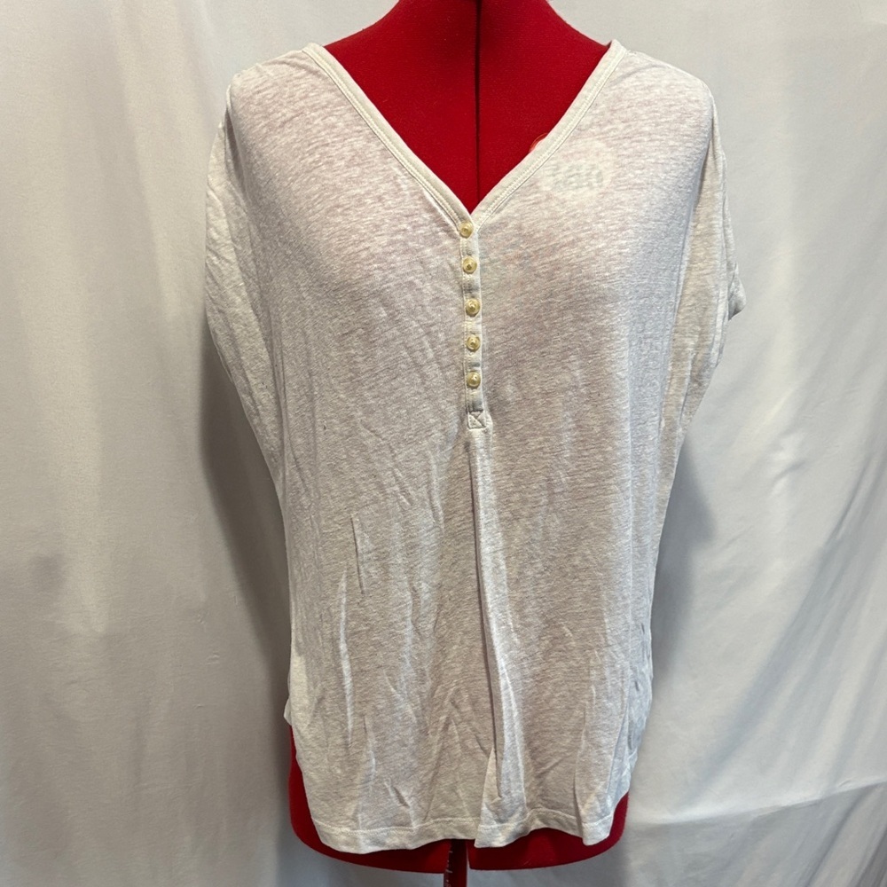 Old Navy White Short Sleeve Tee with Button Detail LL65